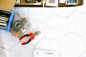 pose-linoleum
