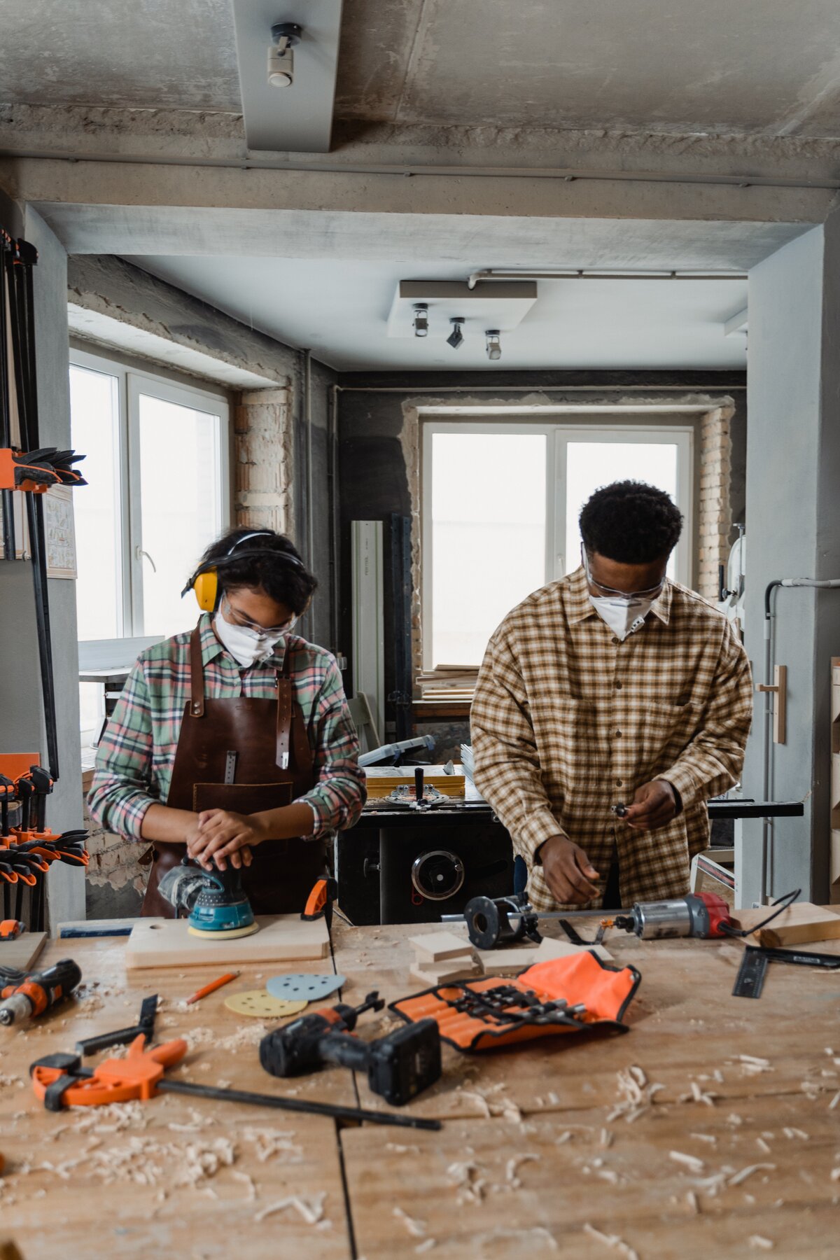 Outils-ryobi-ouvriers