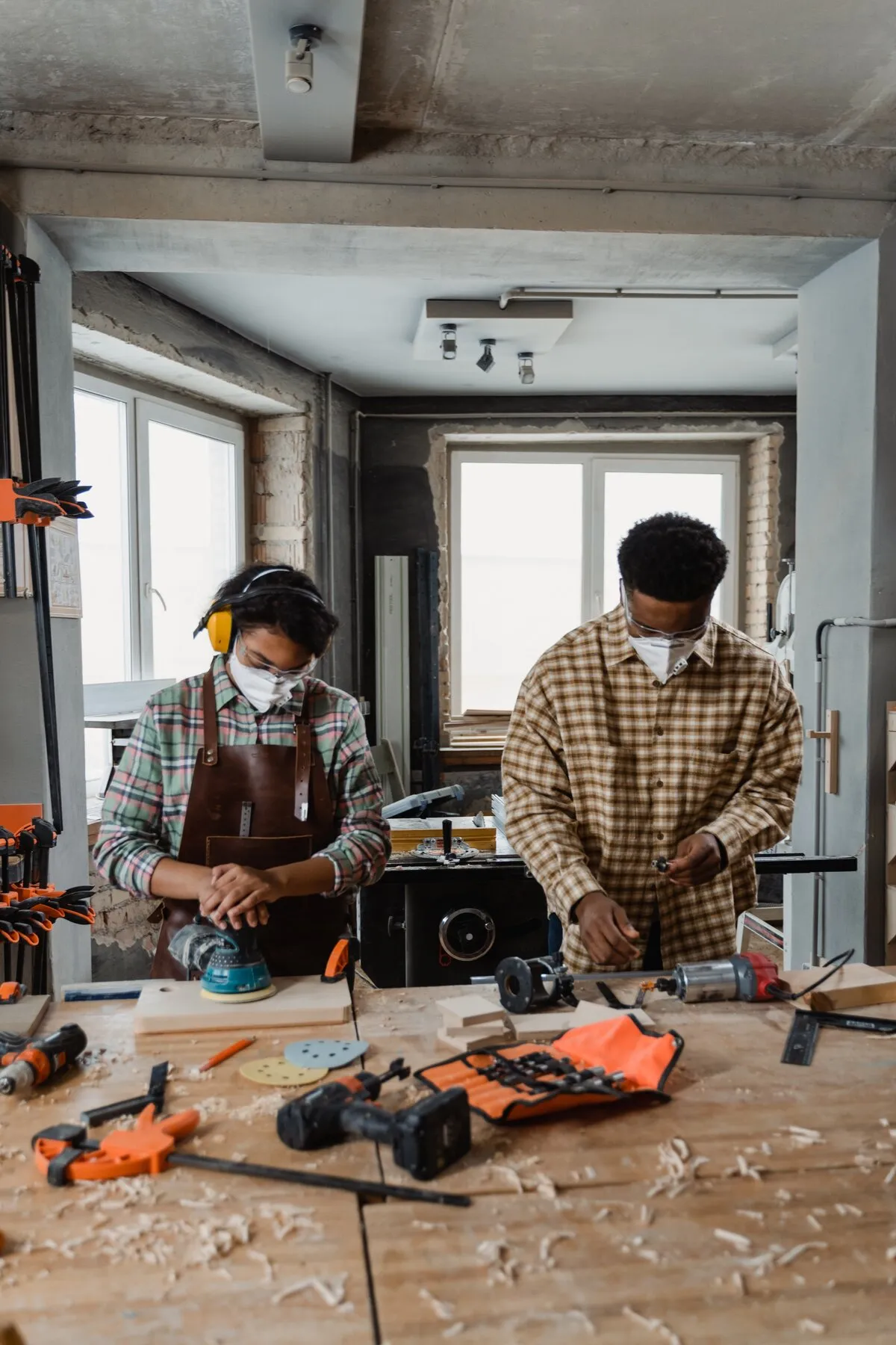 Outils-ryobi-ouvriers