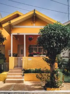 façade-jaune