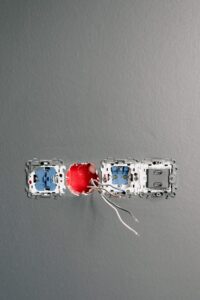 mur-cable-prise
